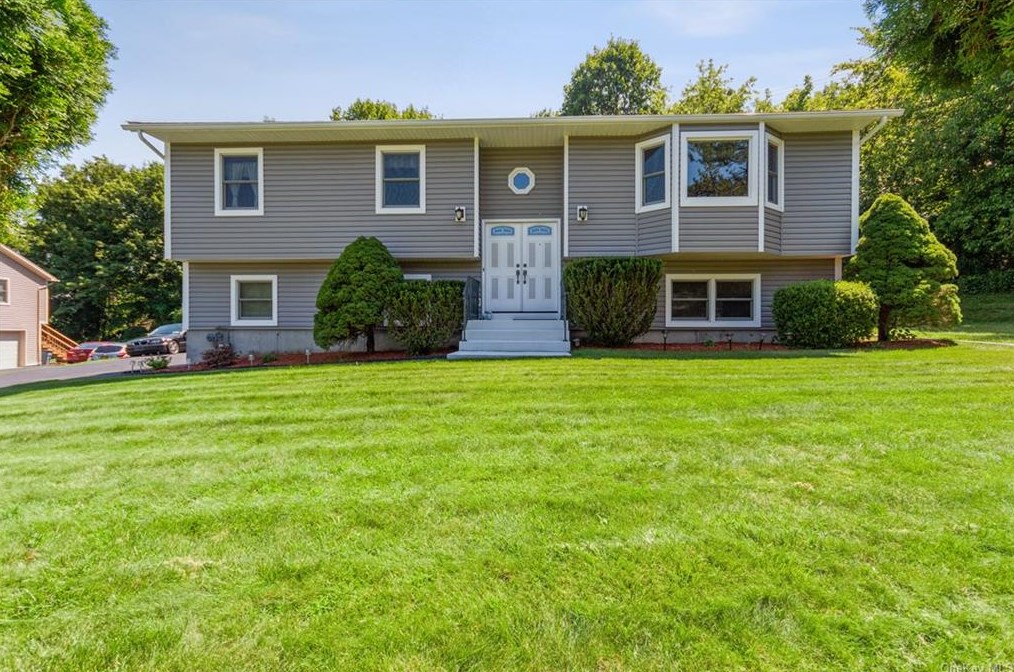 12 Langschur Ct, Thiells, NY 10984