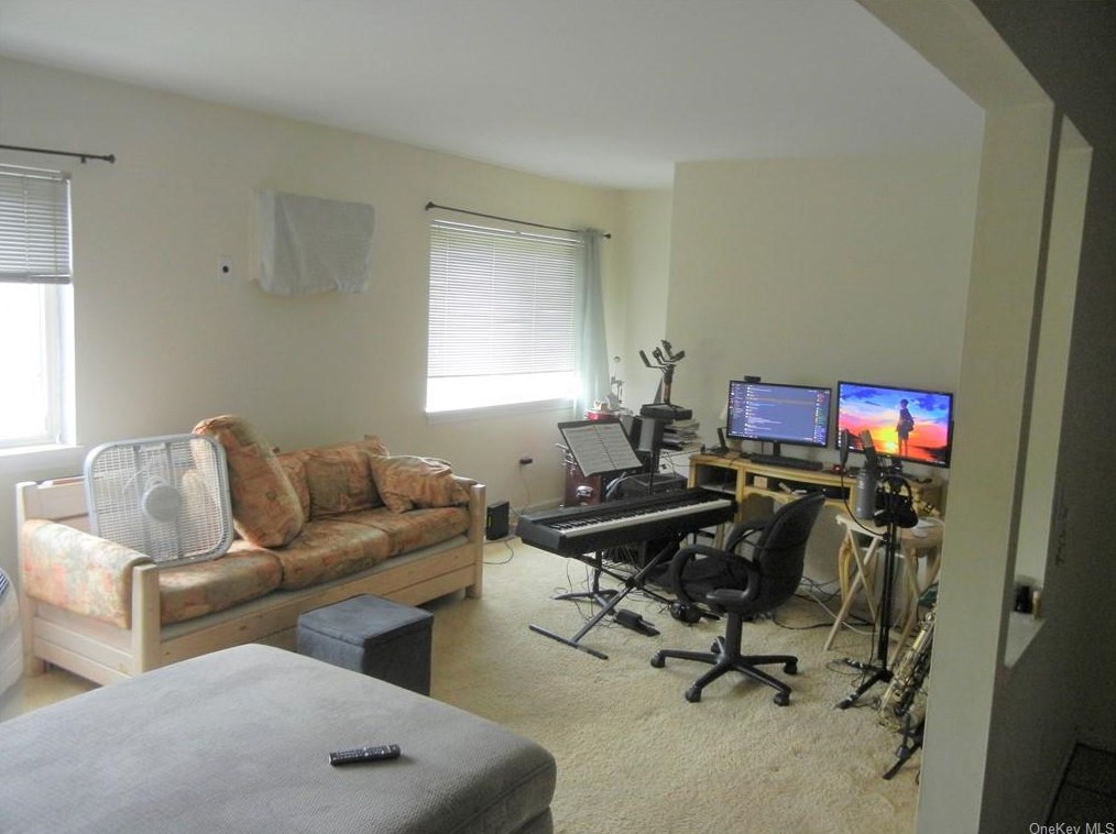 3 Shore Dr #5, Greenwood Lake, NY 10925