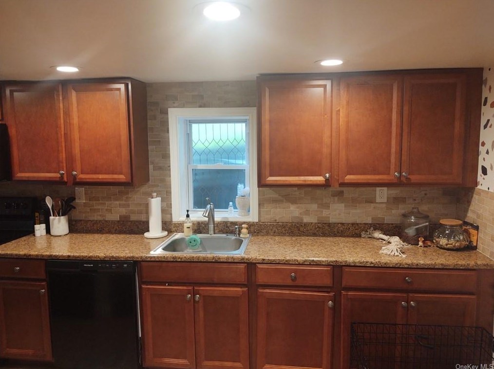 1859 State Route 52, East Fishkill NY  12533-6671 exterior