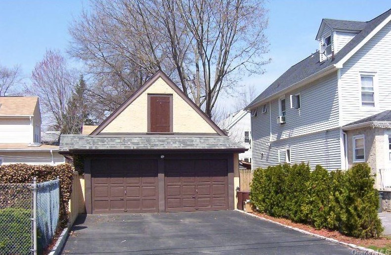 128 Park Ave, Harrison, NY 10528-4208