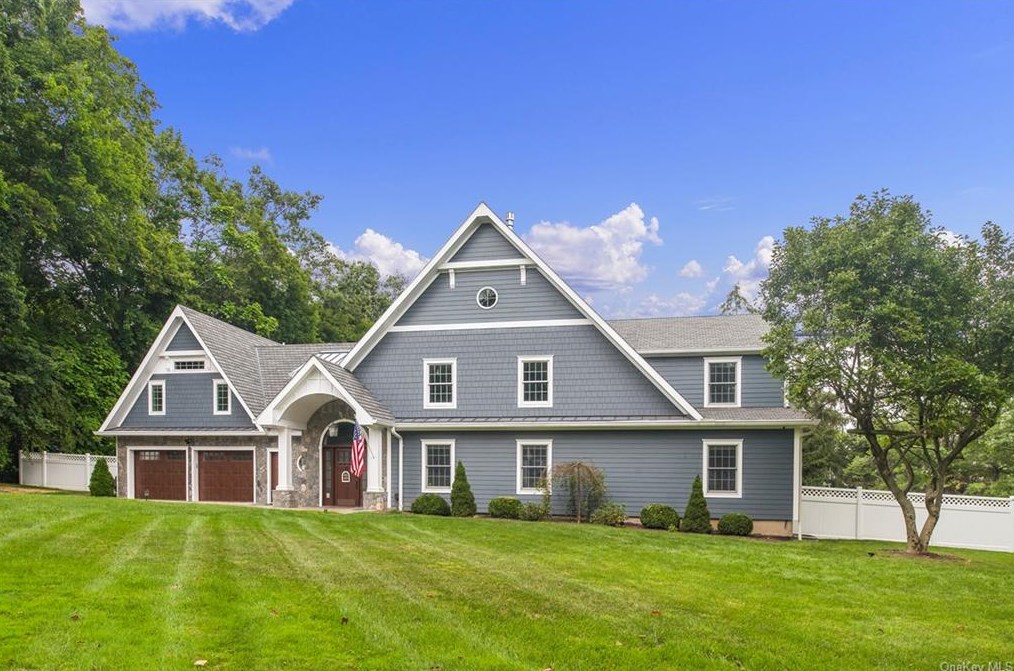 285 Nanny Hagen Rd, Thornwood, NY 10594