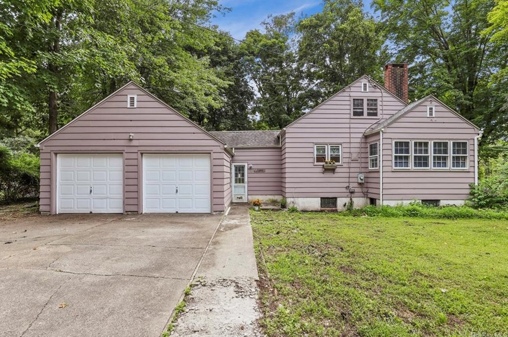 11 Orchard Rd, Tompkins Corners, NY 10579