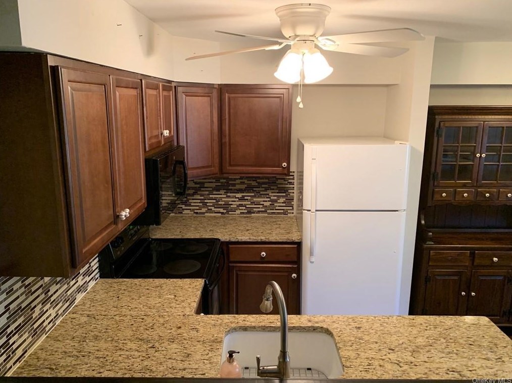 48 Bittersweet Ln, Lewisboro, NY 10590