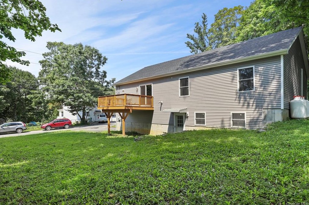 28 Harvard Dr, Kent Lakes, NY 10512