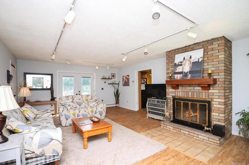127 Gold Rd, Stormville, NY 12582