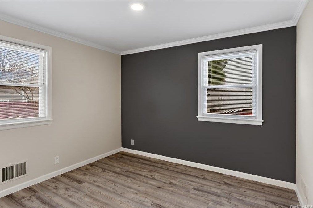 170 Heights Dr, Yonkers NY  10710-2432 exterior