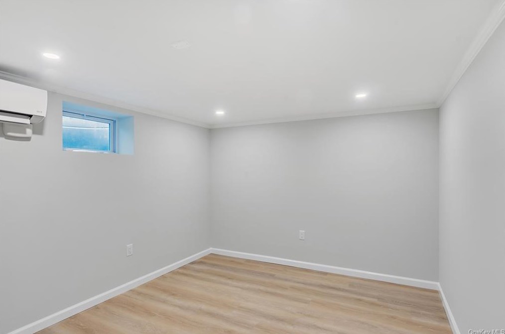 170 Heights Dr, Yonkers NY  10710-2432 exterior