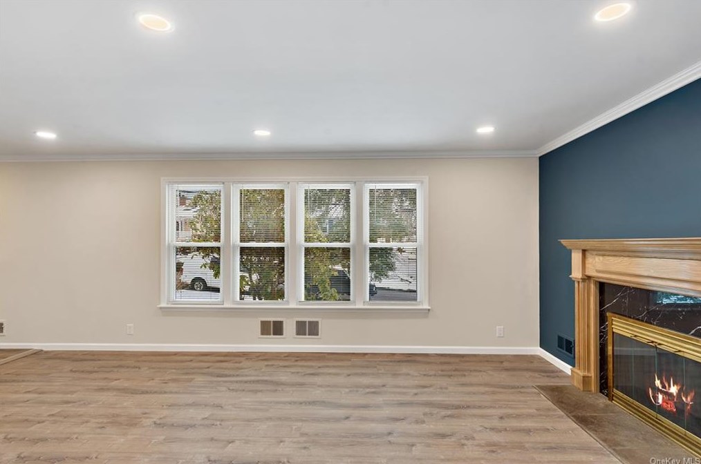 170 Heights Dr, Yonkers NY  10710-2432 exterior