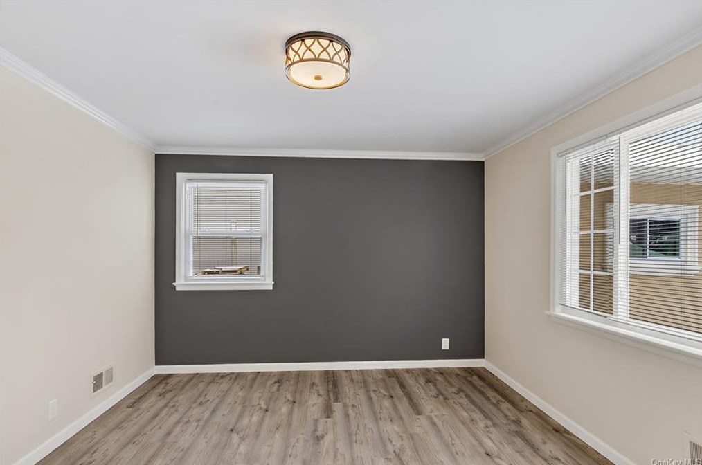 170 Heights Dr, Yonkers NY  10710-2432 exterior