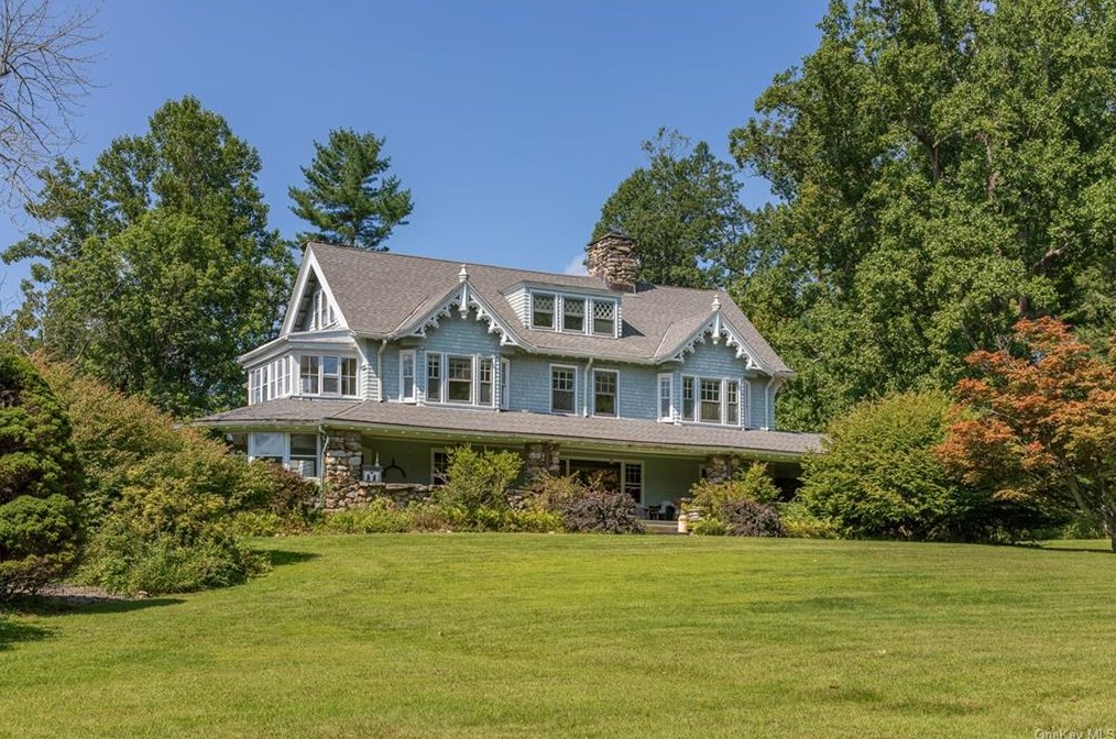 4 Chapel Rd, Waccabuc, NY 10597-1000