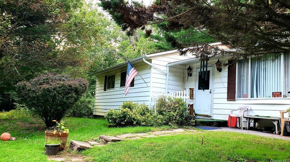 34 Tierney Pl, South Fallsburg, NY 12779-5606