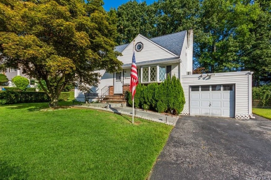 13 Richmond Pl, Cortlandt Manor, NY 10567-1642