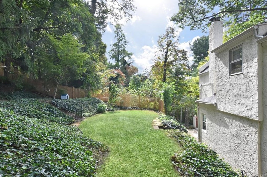 16 Broadway, Dobbs Ferry NY 10522-2852 exterior