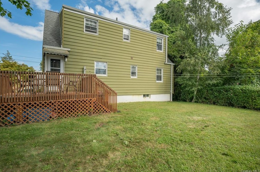 74 Putnam Ave, Rye Brook, NY 10573-2718