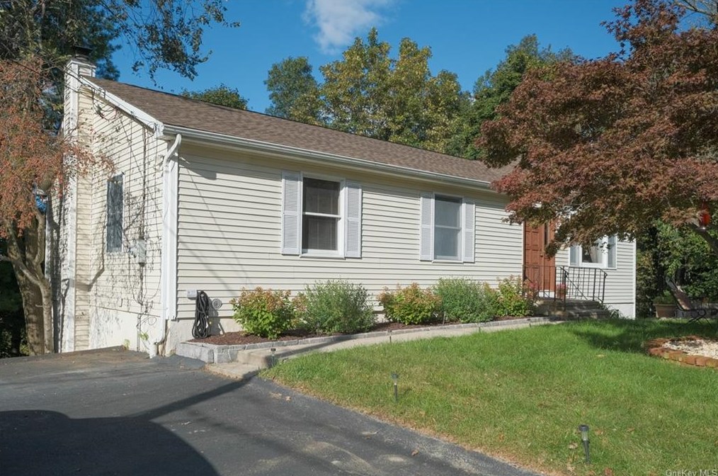 1634 Prospect Ter, Peekskill, NY 10566-4833