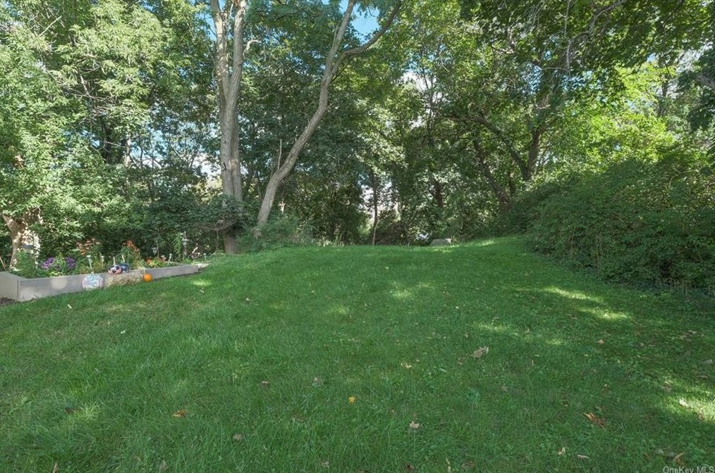 1634 Prospect Ter, Peekskill NY 10566-4833 exterior