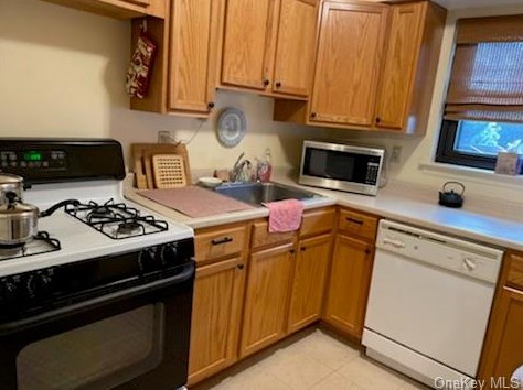 165 Sneden Pl #165, Chestnut Ridge, NY 10977