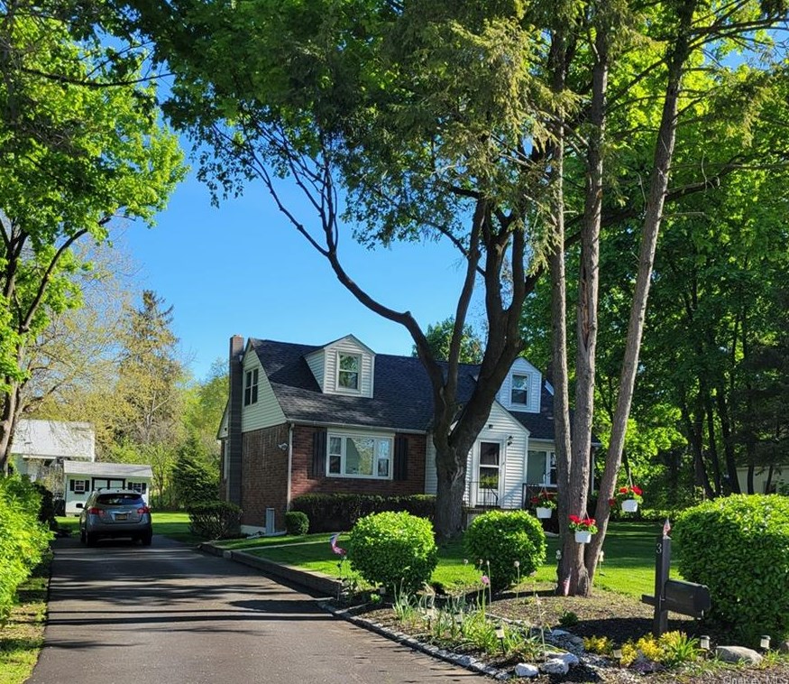 3 Helene Ter, Newburgh, NY 12550-2108
