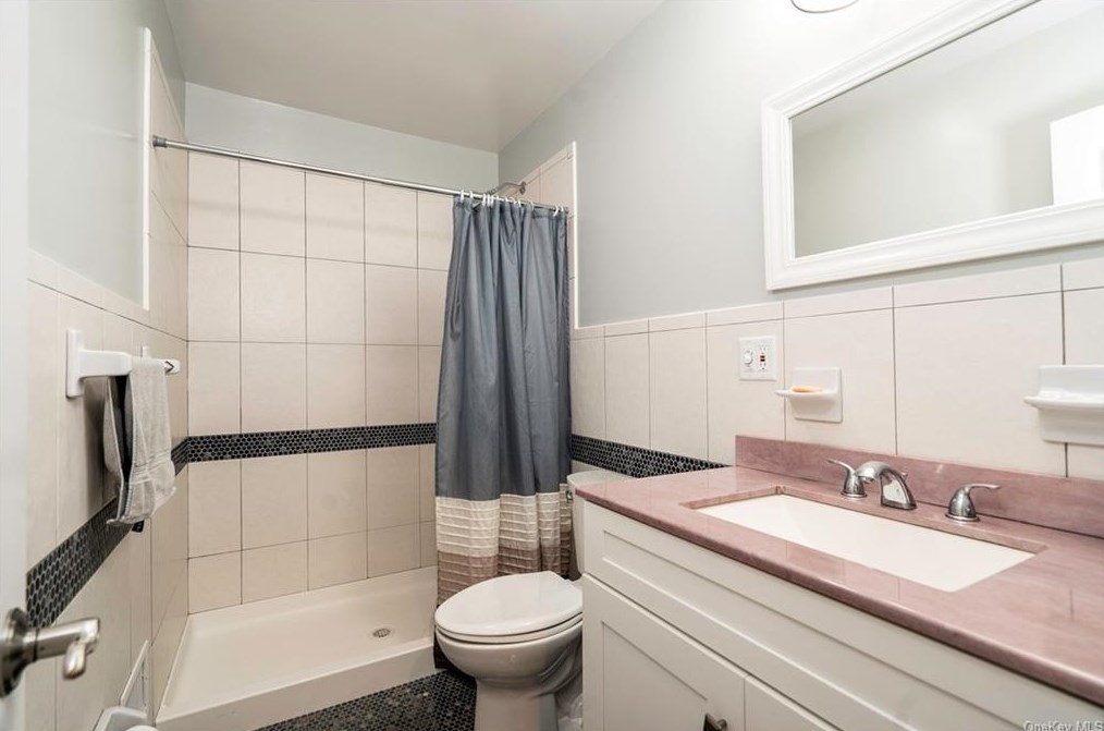 86 High St, Yonkers NY 10706-3934 exterior