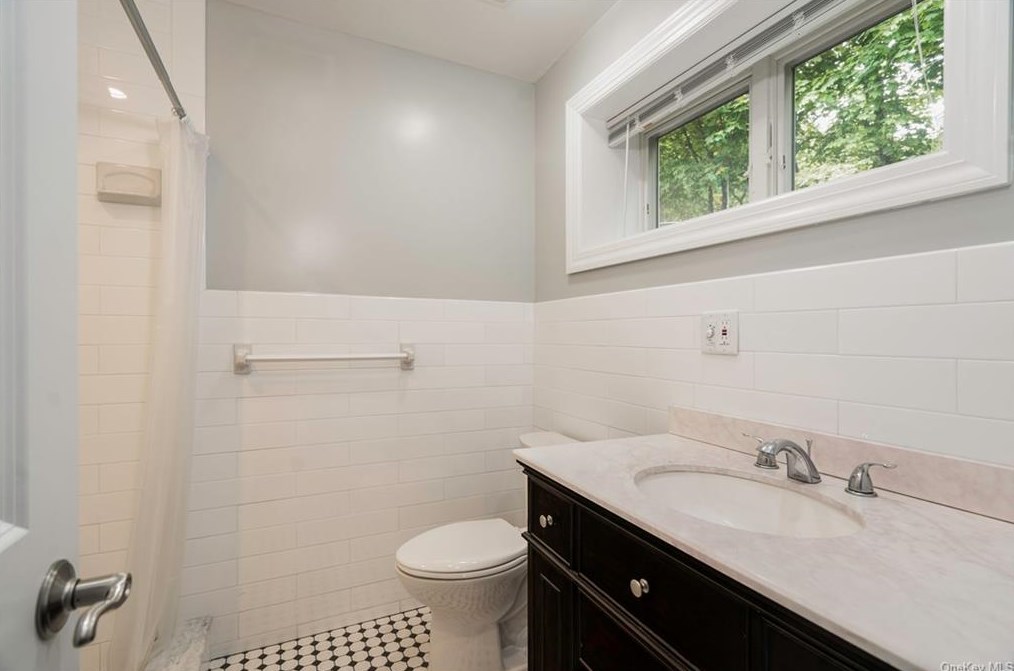 86 High St, Yonkers NY 10706-3934 exterior