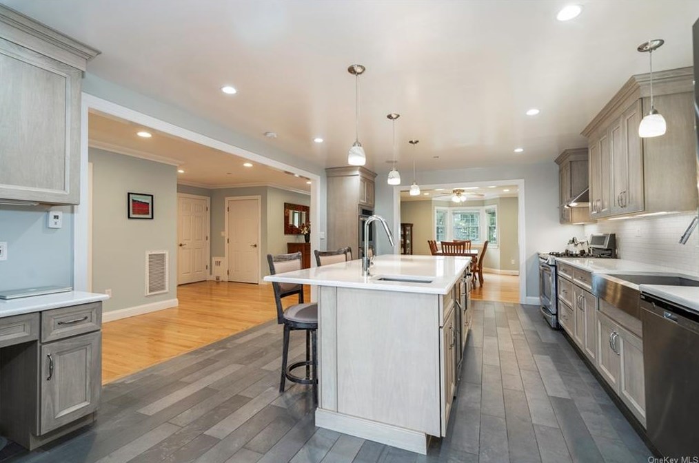 86 High St, Yonkers NY 10706-3934 exterior