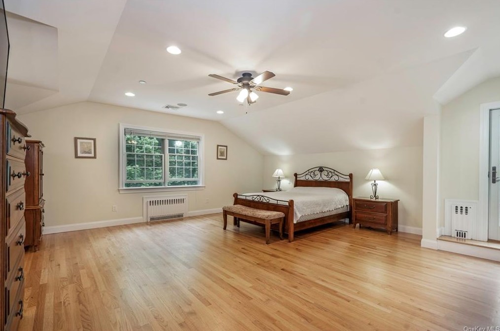 86 High St, Yonkers NY 10706-3934 exterior