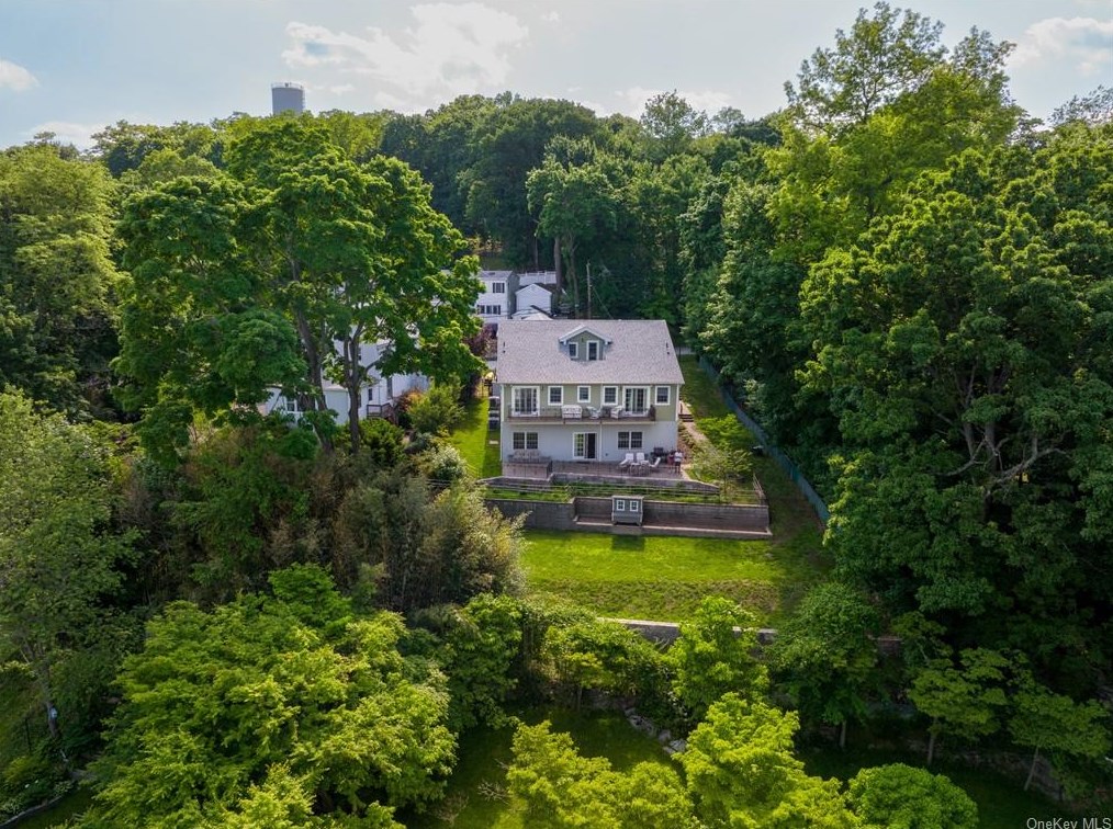 86 High St, Yonkers NY 10706-3934 exterior