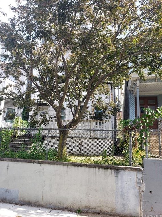 42 Caroline Ave, Yonkers, NY 10705-1312