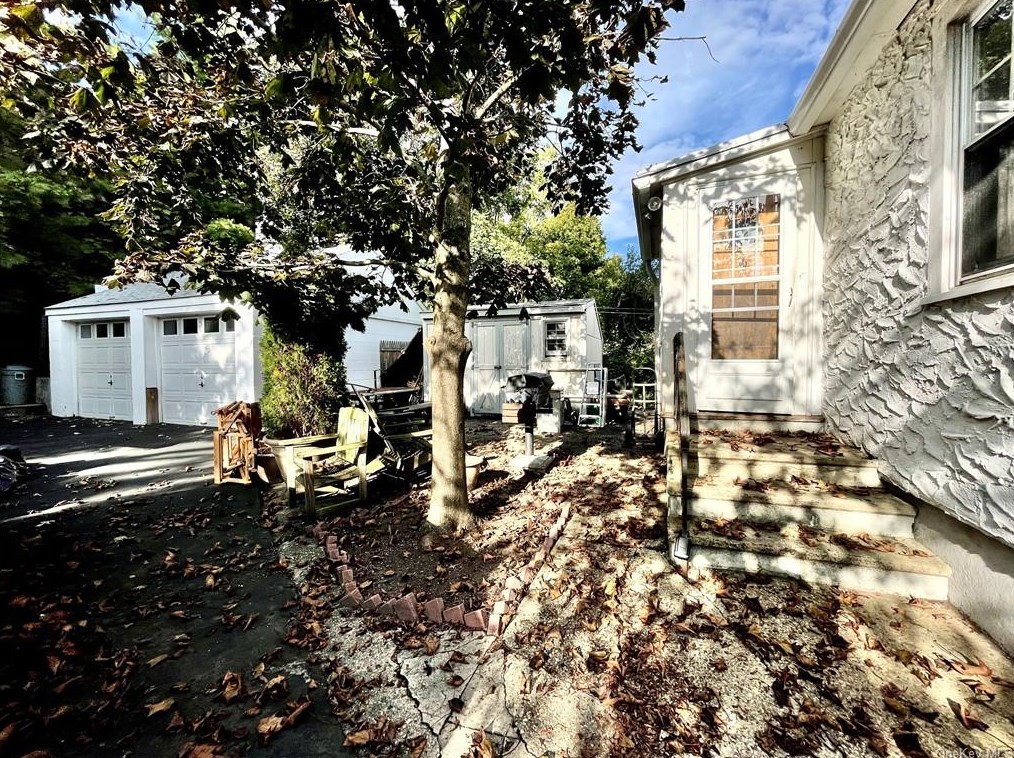 705 Hall St, Mamaroneck, NY 10543-3913