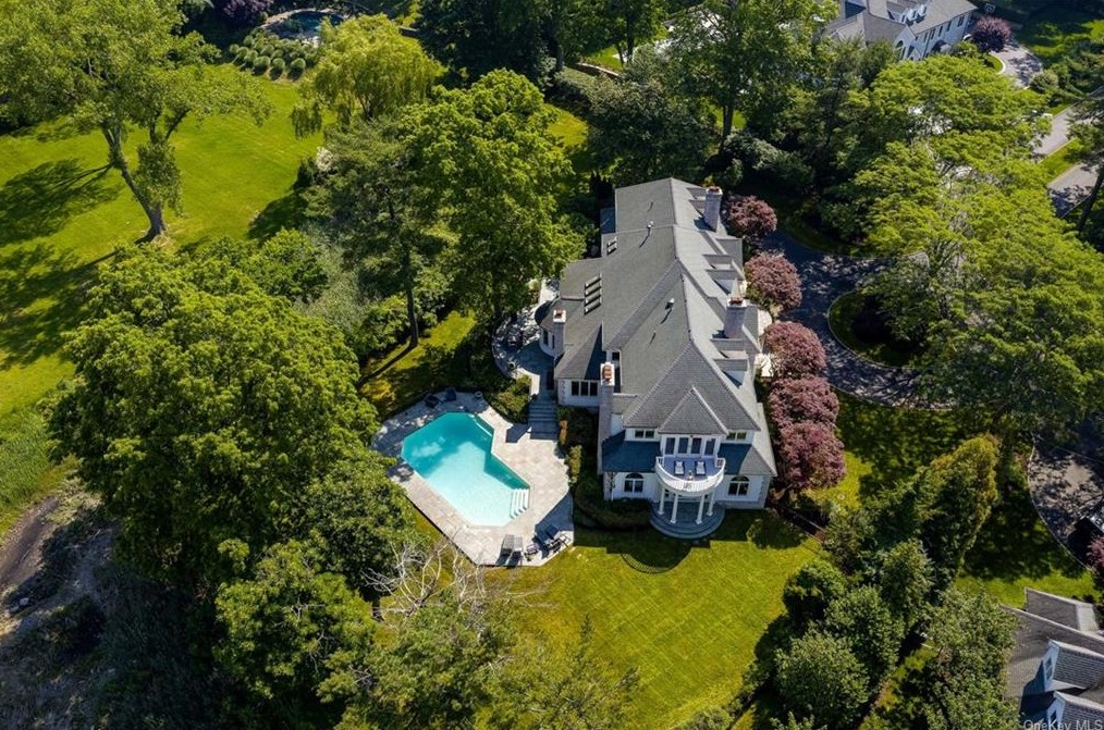4 Barron Pl, Rye, NY 10580-3149