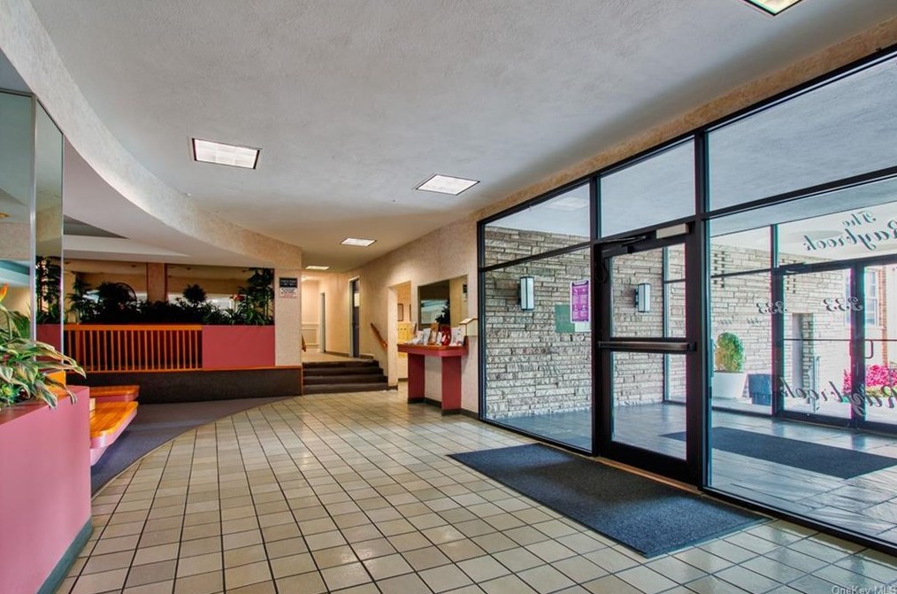 333 Bronx River Rd, Yonkers NY  10704-3442 exterior