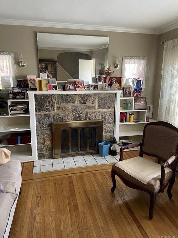 251 Hayward St, Yonkers, NY 10704-1946