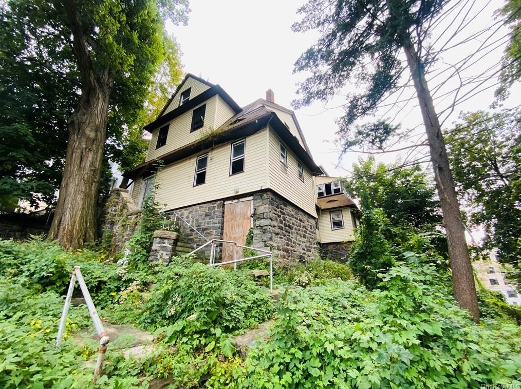 14 Landscape Ave, Yonkers, NY 10705-3830