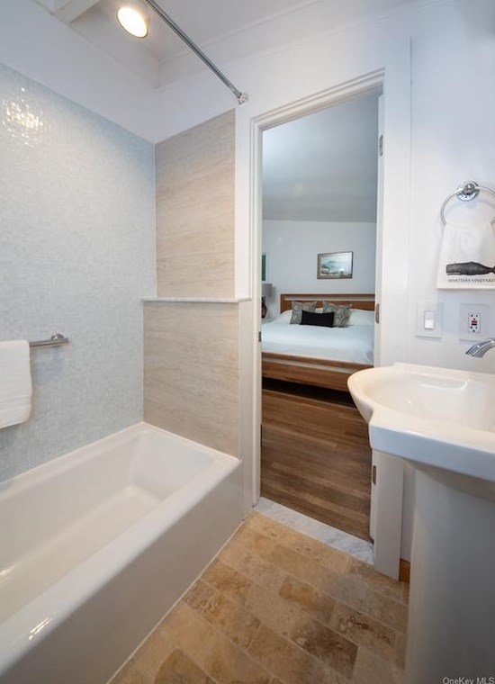 37 Colonial Ave, Dobbs Ferry NY  10522-2918 exterior