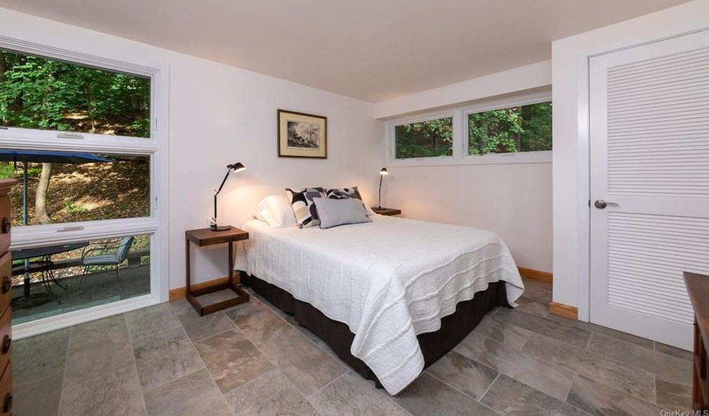 37 Colonial Ave, Dobbs Ferry NY  10522-2918 exterior