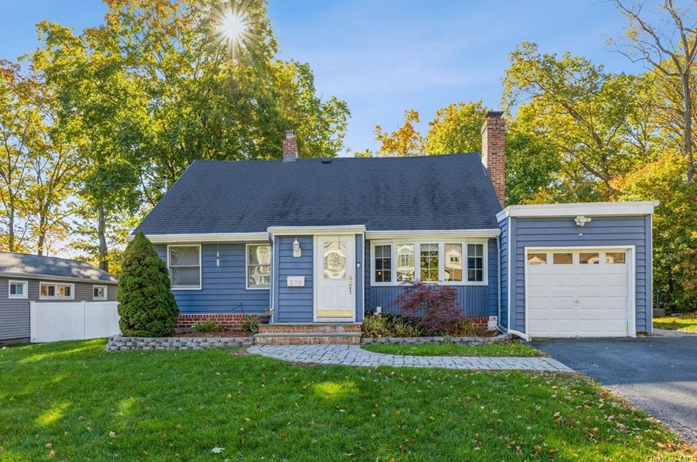270 Holt Dr, Chestnut Ridge, NY 10965-2002
