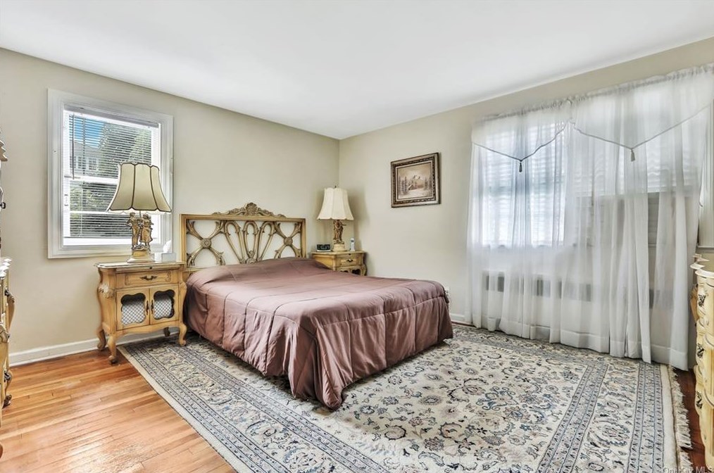 132 Ridgewood Ave, Yonkers NY 10704-2304 exterior