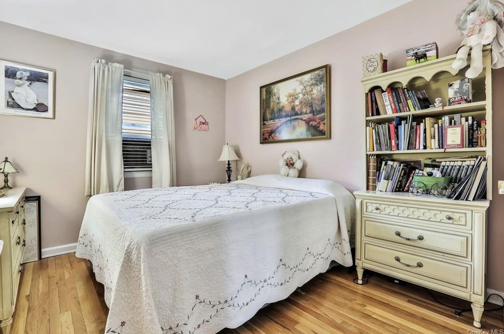 132 Ridgewood Ave, Yonkers NY 10704-2304 exterior