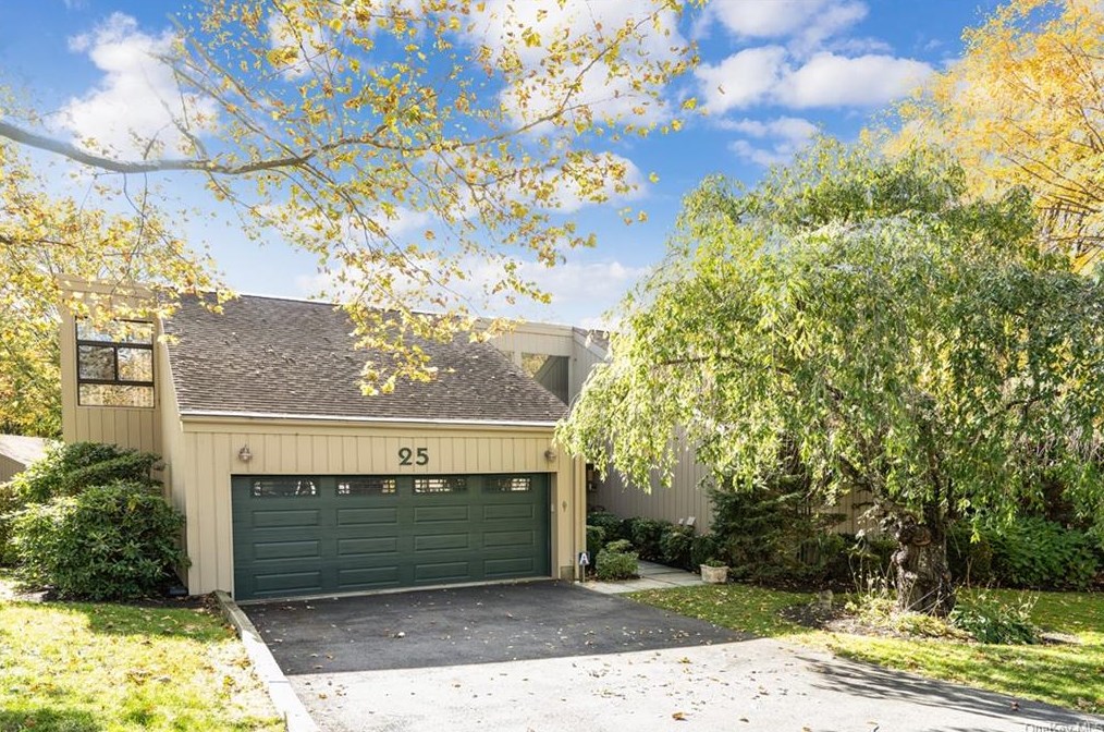 25 Talcott Rd, Rye Brook, NY 10573-1420