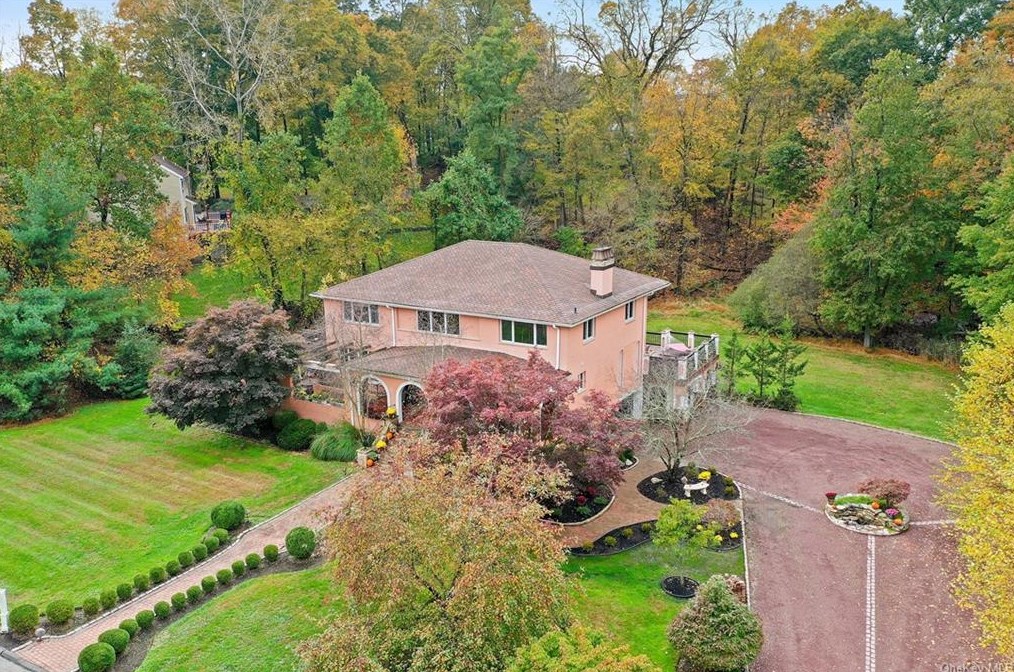 24 Elena Dr, Cortlandt Manor, NY 10567-7033
