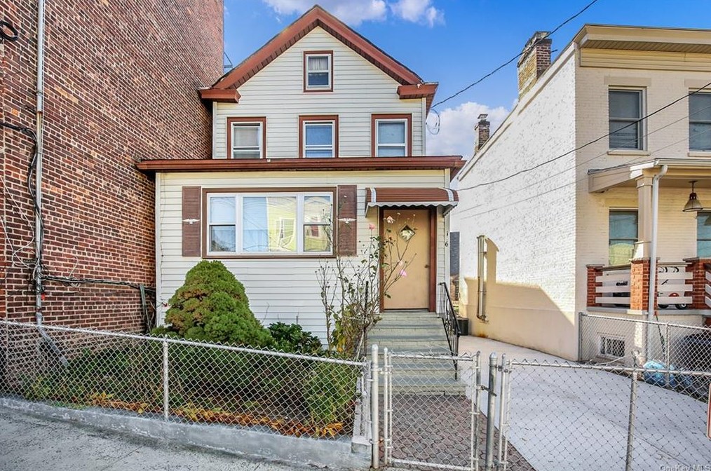 116 Oliver Ave, Yonkers, NY 10701-6127