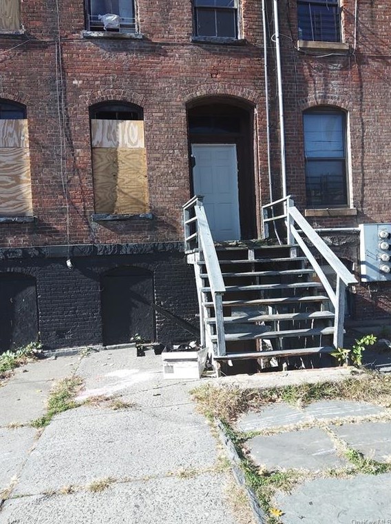 77 Chambers St, Newburgh, NY 12550-4903