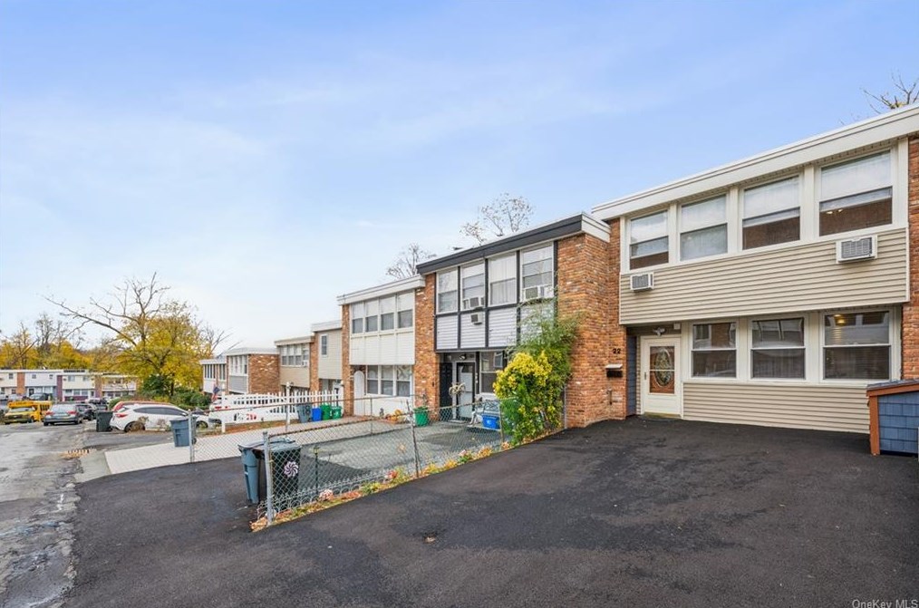 22 Overlook Rd, West Haverstraw, NY 10993-1012