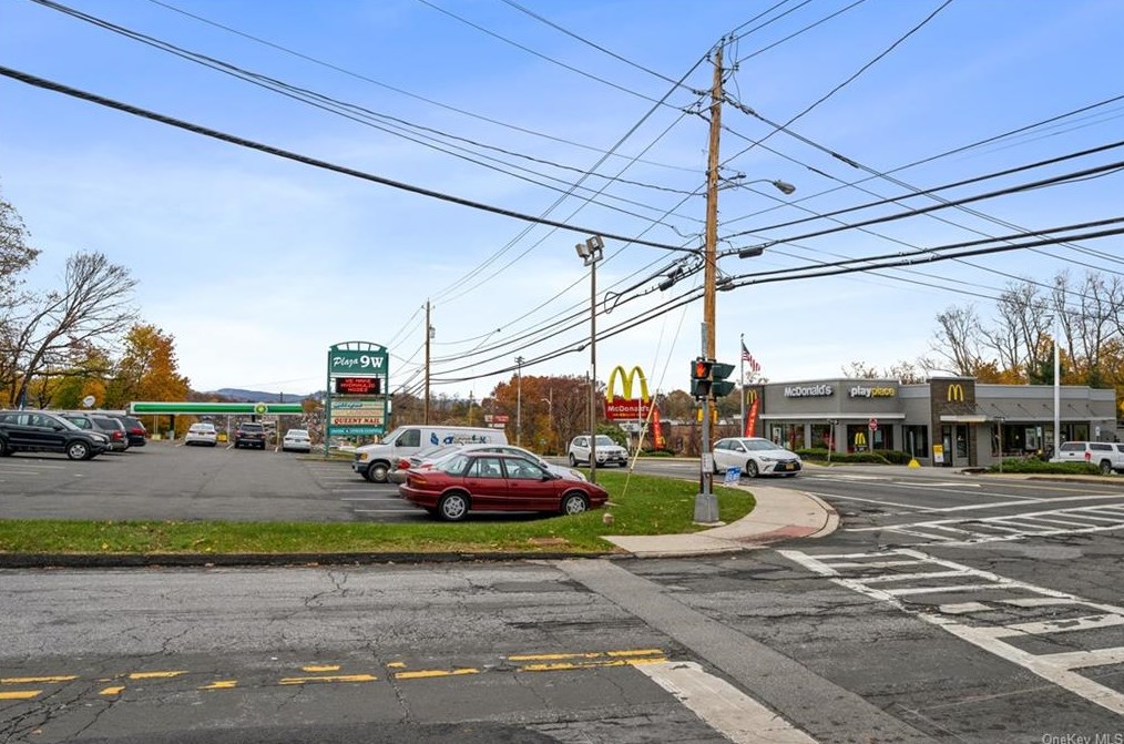 22 Overlook Rd, West Haverstraw NY  10993-1012 exterior