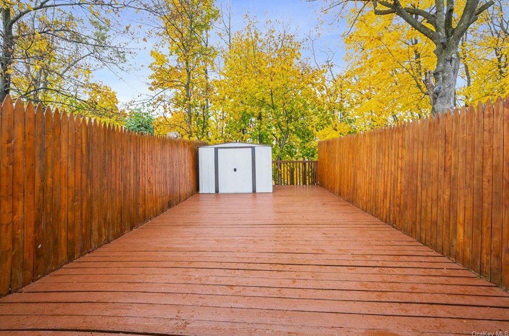 22 Overlook Rd, West Haverstraw NY  10993-1012 exterior