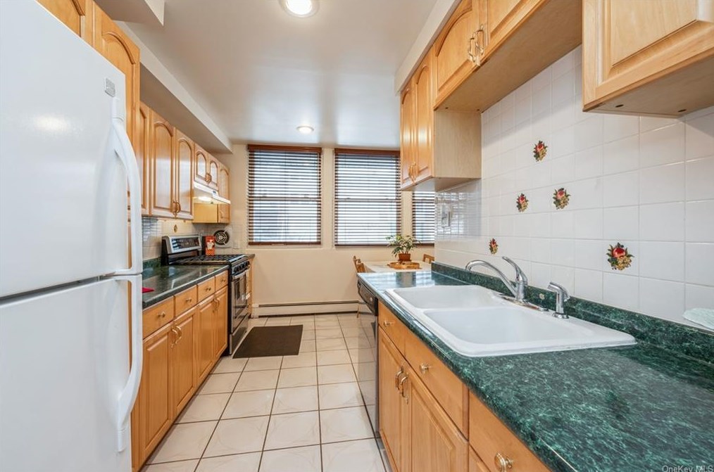 22 Overlook Rd, West Haverstraw NY  10993-1012 exterior