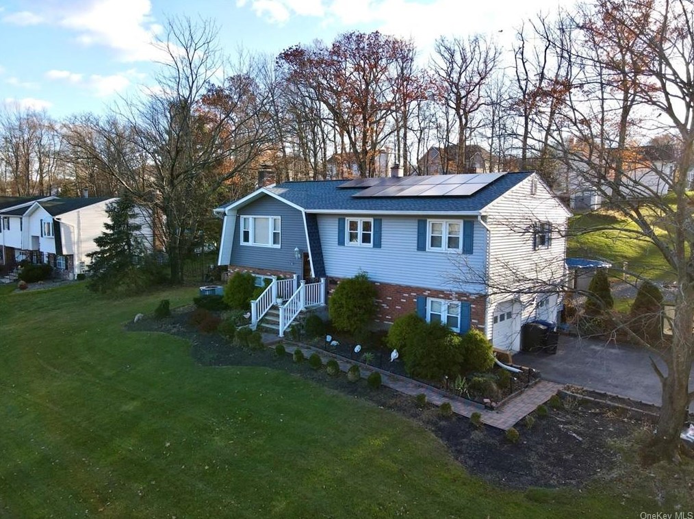 72 Peter Bush Dr, Monroe, NY 10950-3015