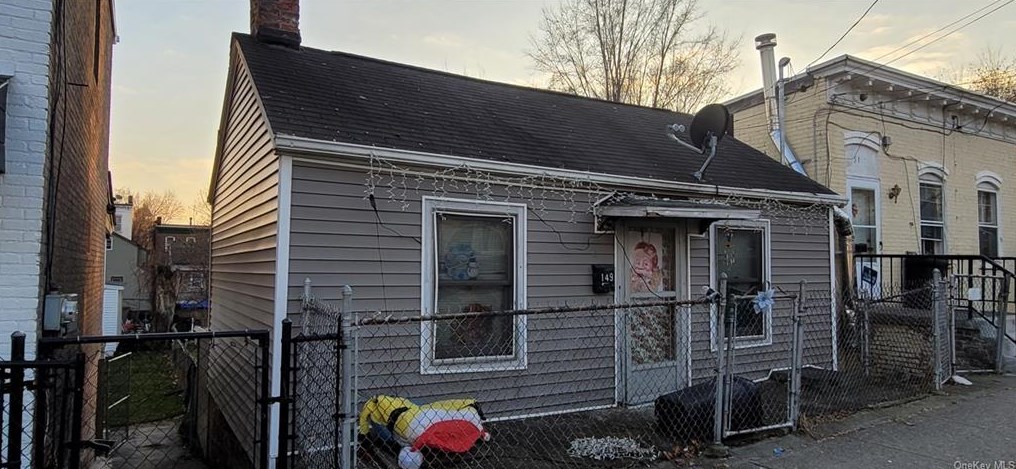 149 W Parmenter St, Newburgh, NY 12550