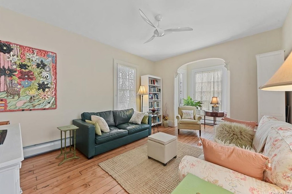 21 Kent St, Beacon, NY 12508-2005
