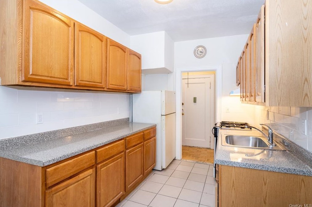 673 Locust St #1e, Mount Vernon, NY 10552